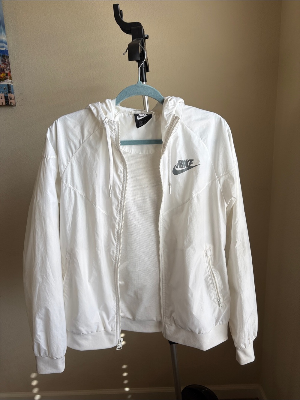Nike White Women's Hooded Windbreaker Jacket